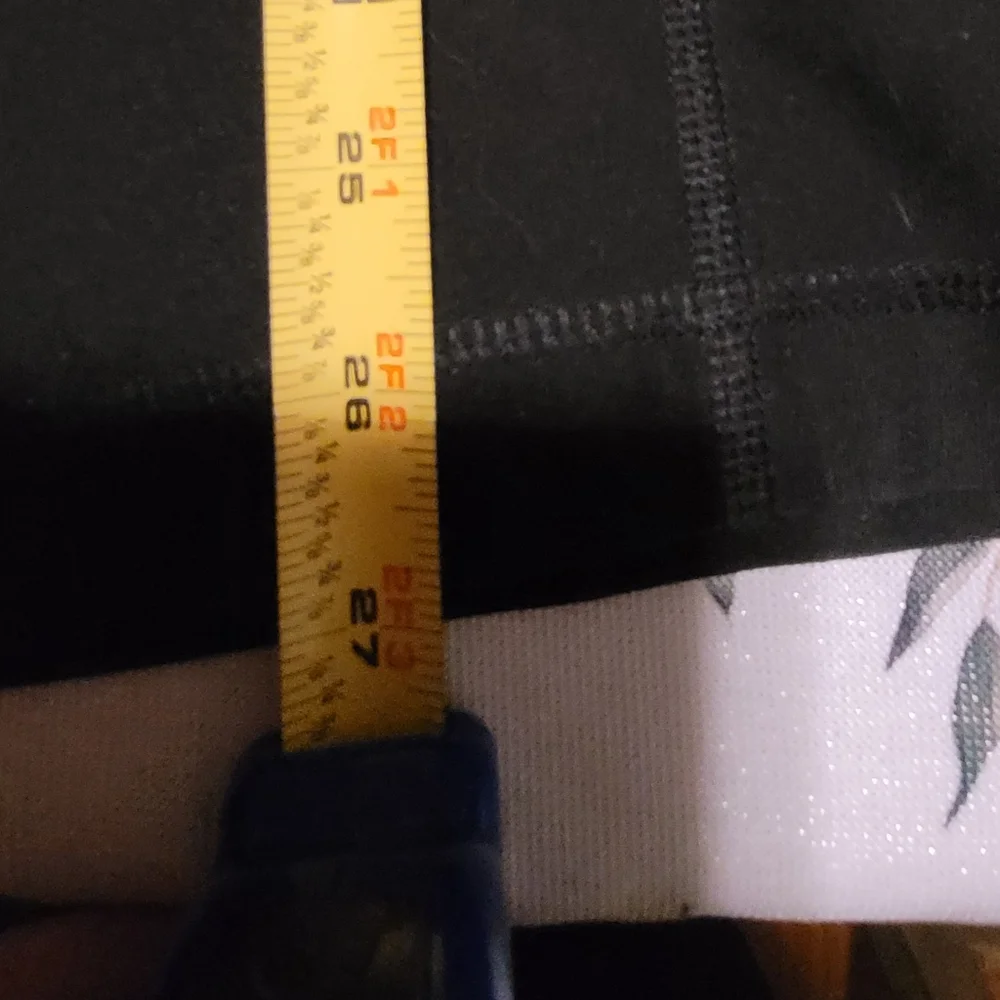 Nike Black Dri Fit Slimming Capri Athletic Yoga Pants Size Small Women